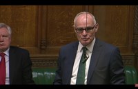 Watch: Das Poppers-Geständnis im britischen Parlament
