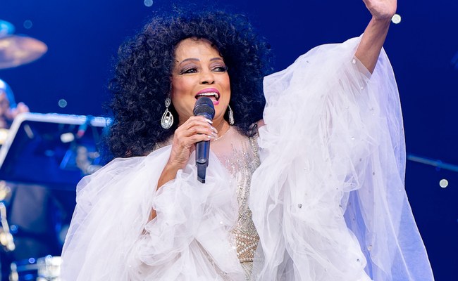 Watch: Der berühmteste Countdown der Welt wartet mit einem queeren Highlight auf