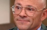 Watch: Der CEO von Chick-fil-A weigert sich Stellung zu beziehen über LGBTI+ Rights