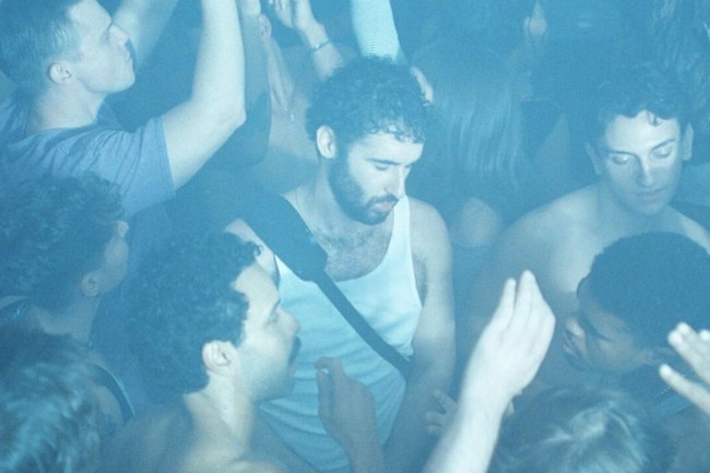 Watch: Der erste Trailer für Club Kid