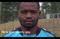 Watch: Der wohl einzige schwule Profi-Fussballer Afrikas