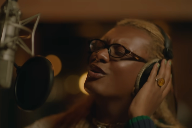 Watch: Die erste trans Latin Grammy Gewinnerin holt 7 (!) weitere Nominationen
