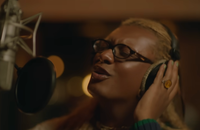 Watch: Die erste trans Latin Grammy Gewinnerin holt 7 (!) weitere Nominationen