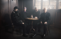 Watch: Die Pet Shop Boys machen gemeinsame Sache mit Soft Cell