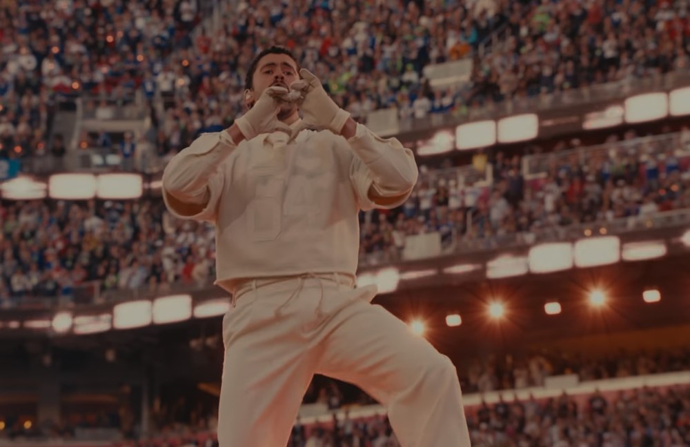 Watch: Die queeren Highlights des Super Bowl 2026