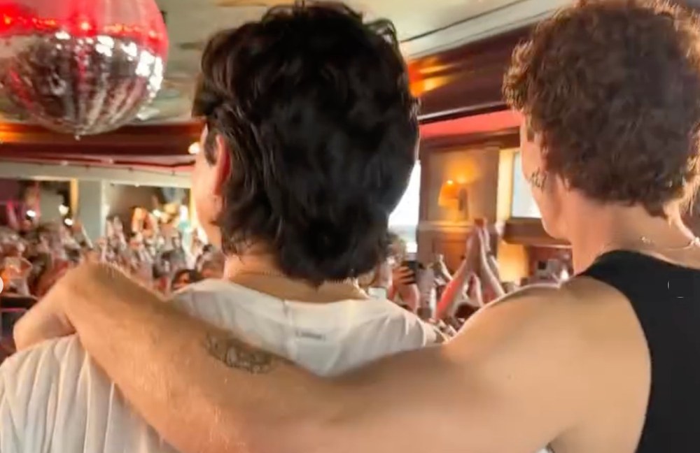 Watch: Dies sind die Gewinner der Heated Rivalry-Lookalike-Competition