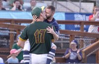 Watch: Diese beiden Baseballspieler feiern Heated Rivalry