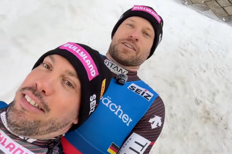 Watch: Diese beiden Olympia-Rodler über Bottoms, Tops, Holes, Straps usw. :)