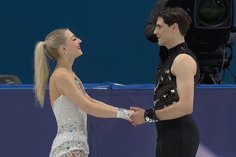 Watch: Diese Kanadier feiern Queerness an den Olympischen Spiele