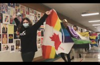 Watch: Diese Teenager kämpften für das Verbot von Conversion Therapien in Yukon