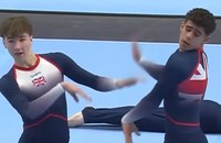 Watch: Diese Turner überraschen alle mit ihrer witzigen "Performance"