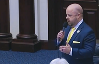 Watch: Dieser republikanische Abgeordnete in Florida ist stolz auf seine LGBTI+ feindliche Partei
