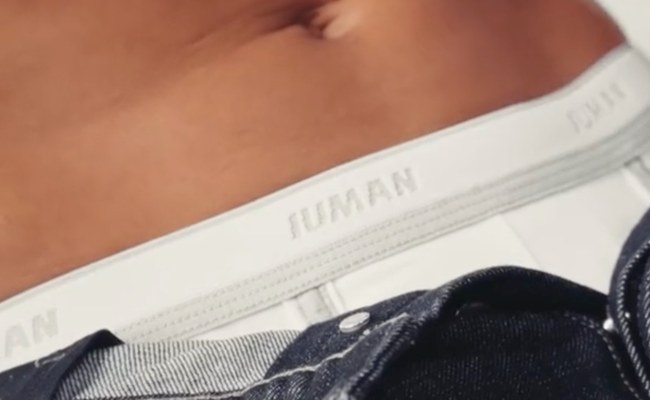 Watch: Dieser WM-Fussballer ist neu auch Underwear-Model