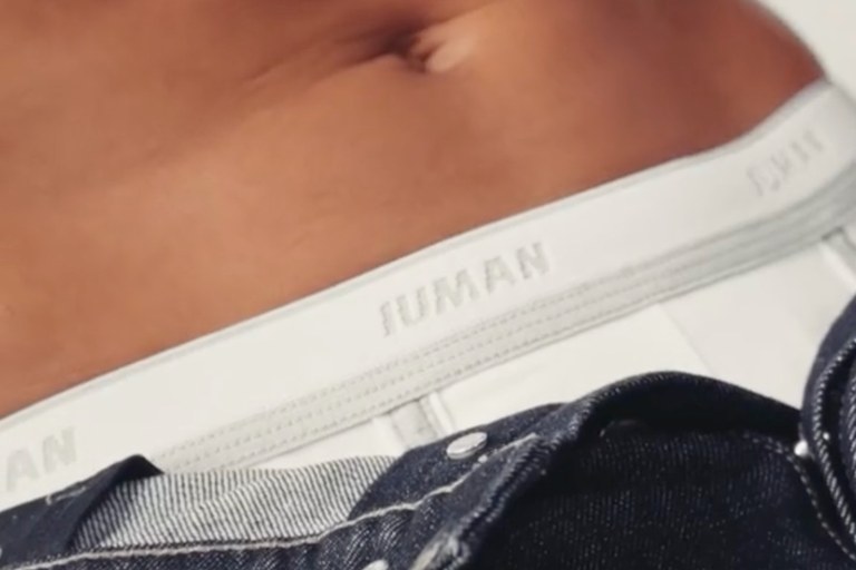 Watch: Dieser WM-Fussballer ist neu auch Underwear-Model