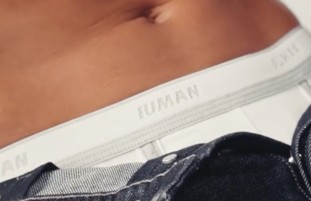 Watch: Dieser WM-Fussballer ist neu auch Underwear-Model