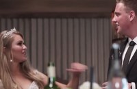 Watch: Ehemann outet sich vor allen Hochzeitsgästen als bisexuell