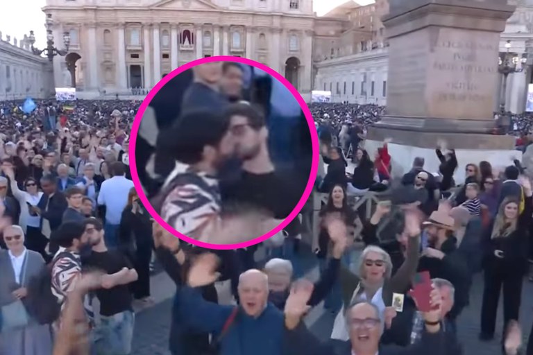 Watch: Ein Kuss auf dem Petersplatz geht derzeit viral