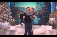 Watch: Ellen stürzt sich in Ryans Arme