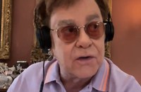 Watch: Elton John über It's A Sin