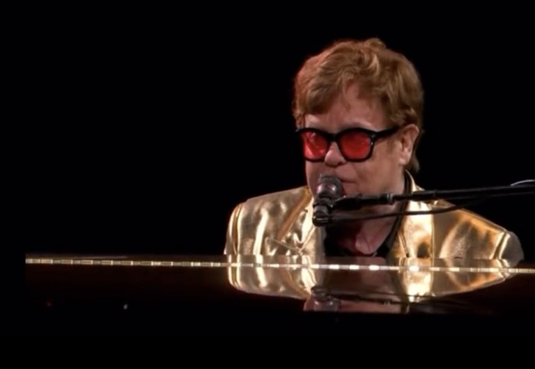 Watch: Elton Johns Tribute für George Michael am Glastonbury Festival