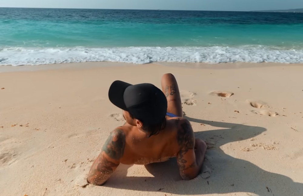 Watch: Entdecke die Philippinen mit Grindr: Host or Travel