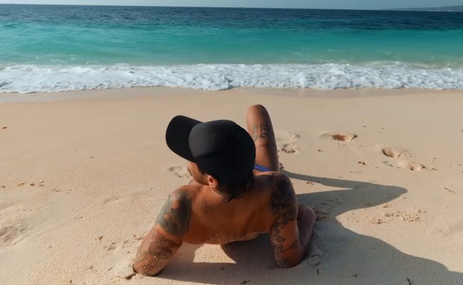 Watch: Entdecke die Philippinen mit Grindr: Host or Travel