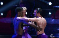 Watch: Erster gleichgeschlechtlicher Tanz bei Dancing With The Stars