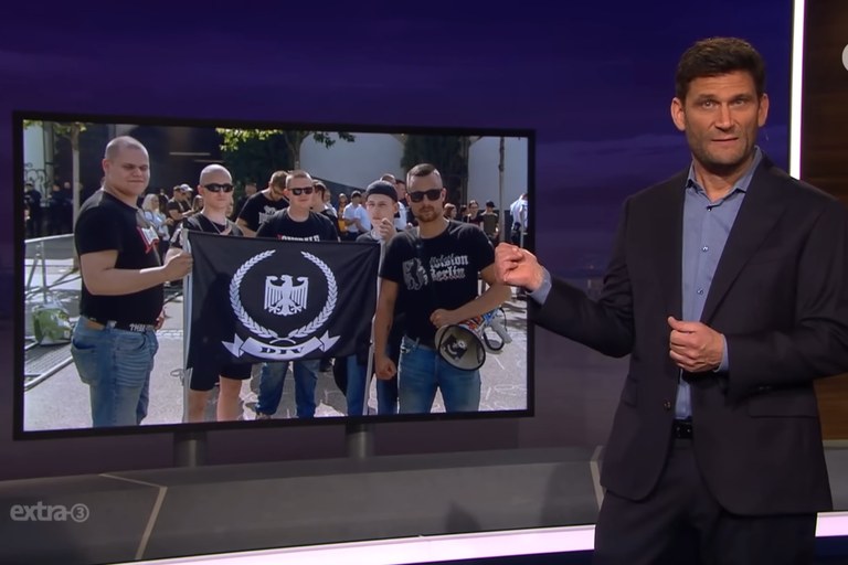Watch: extra 3 beschäftigt sich mit rechtem Hass gegen den Pride Month