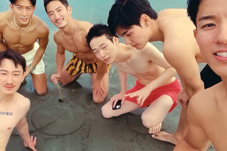Watch: Für The Boyfriend gehts vom Strand in den Schnee