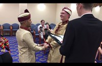 Watch: Schwules Paar heiratet traditionell muslimisch
