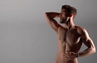 Watch: Grant Knoche zieht für Stripped blank...