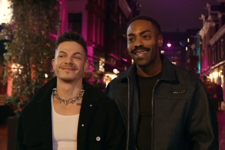 Watch: Grindr Host or Travel stellt Dir Amsterdam vor