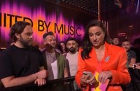 Watch: Grindr Messages live bei Eurovision-Übertragung