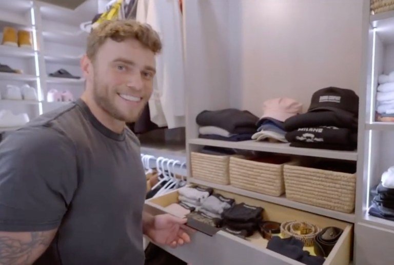 Watch: Gus Kenworthy öffnet seine Türen für MTV