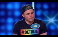 Watch: Gus Kenworthy spielt für LGBT-Jugendliche