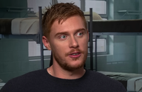 Watch: Haben wir hier den ersten queeren James Bond?