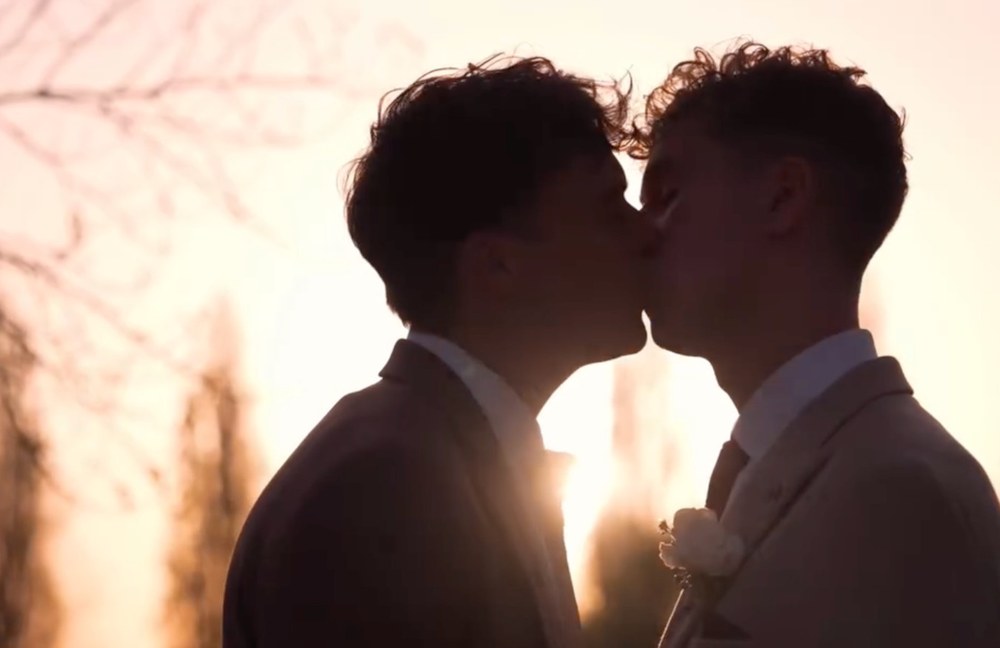 Watch: Heartstopper-Star teilt die ersten Bilder seiner Hochzeit