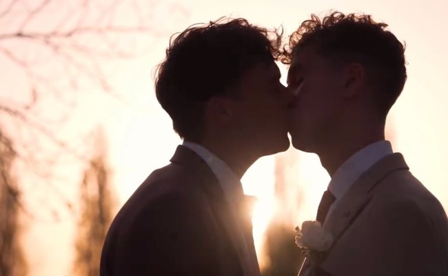 Watch: Heartstopper-Star teilt die ersten Bilder seiner Hochzeit