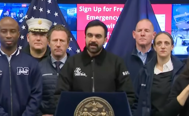 Watch: Heated Rivalry ist Mitten in der Gesellschaft angekommen...