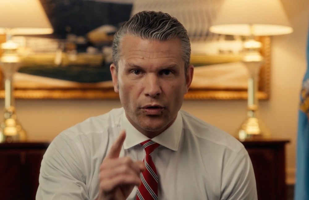Watch: Hegseths Testosteron-Wahn wird zum Boomerang