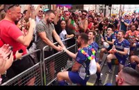 Watch: Heiratsanträge an der London Pride