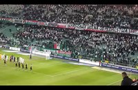 Watch: Homophober Banner bei Fussballspiel in Warschau