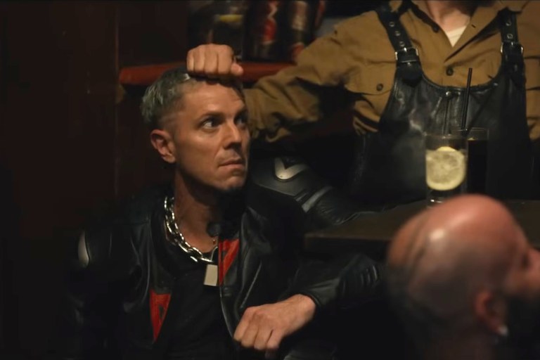 Watch: Jake Shears hat sein Leinwanddebut - als "Sub Bottom Boy"