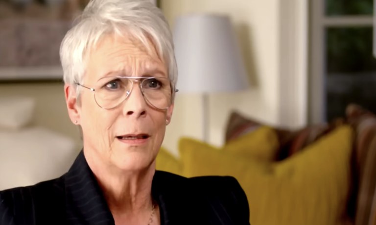 Watch: Jamie Lee Curtis stellt sich einmal mehr unterstützend an die Seite ihre trans Tochter