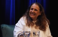 Watch: Jaqueline Badran stellt etwas rund um die Genderstern-Debatte klar