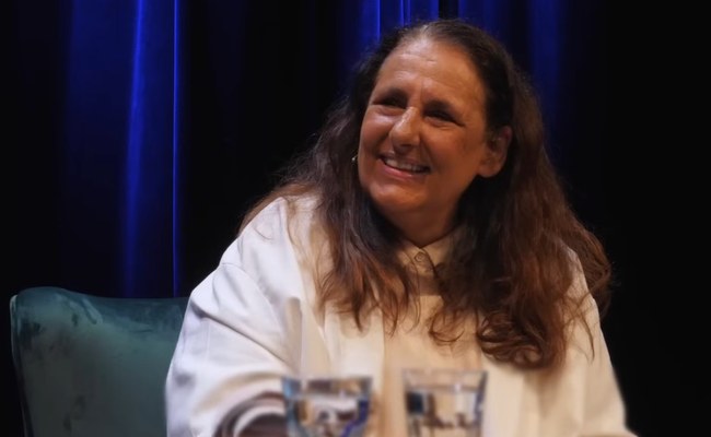 Watch: Jaqueline Badran stellt etwas rund um die Genderstern-Debatte klar