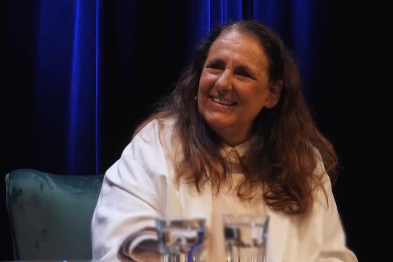 Watch: Jaqueline Badran stellt etwas rund um die Genderstern-Debatte klar
