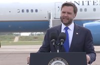 Watch: JD Vance und seine LGBTI+ feindliche Hasstirade in Texas