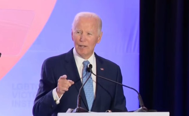 Watch: Joe Biden spricht an LGBTI+ Leaders Conference und warnt vor MAGA