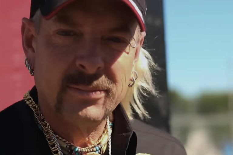 Watch: Joe Exotic von Tiger King heiratet Mithäftling